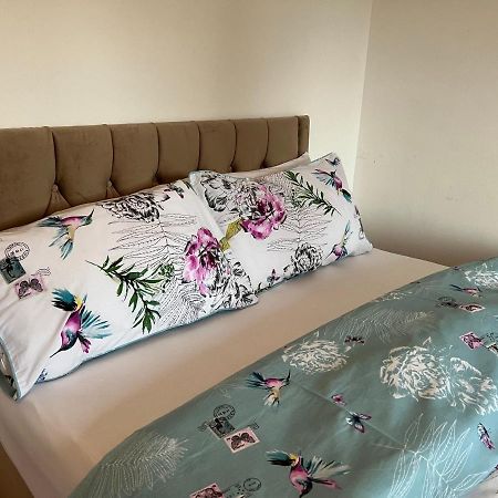 מלון Grand Bleu - London - Next To Piccadilly Line Tube Station & Brand New Facilities מראה חיצוני תמונה