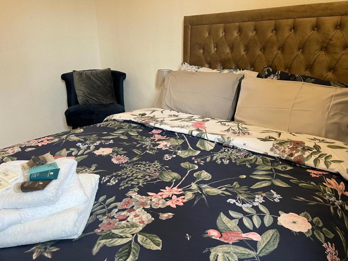 מלון Grand Bleu - London - Next To Piccadilly Line Tube Station & Brand New Facilities מראה חיצוני תמונה
